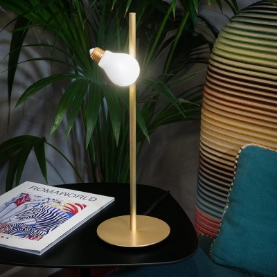 Veioza cu „bec” suspendat magic cu efect tridimensional Idea